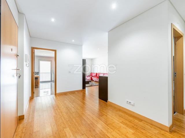Apartamento Duplex T4 com Garagem Privativa para 2 Carros | Meadela
