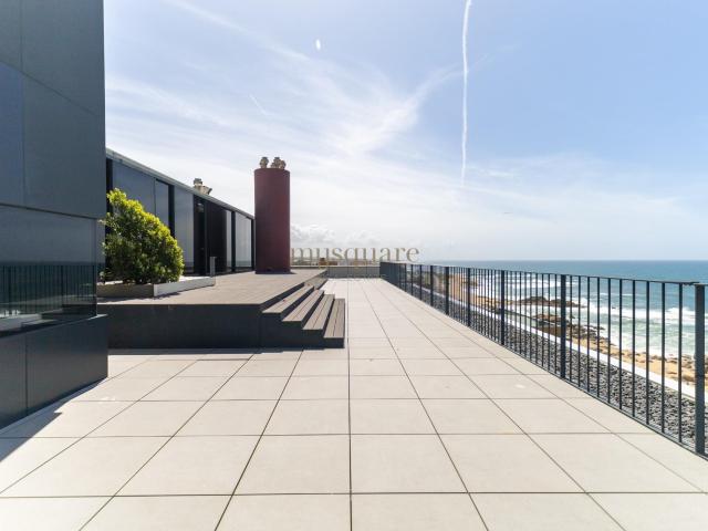 Apartamento duplex T5 com terraço, com vistas deslumbrantes. 273m² Canidelo