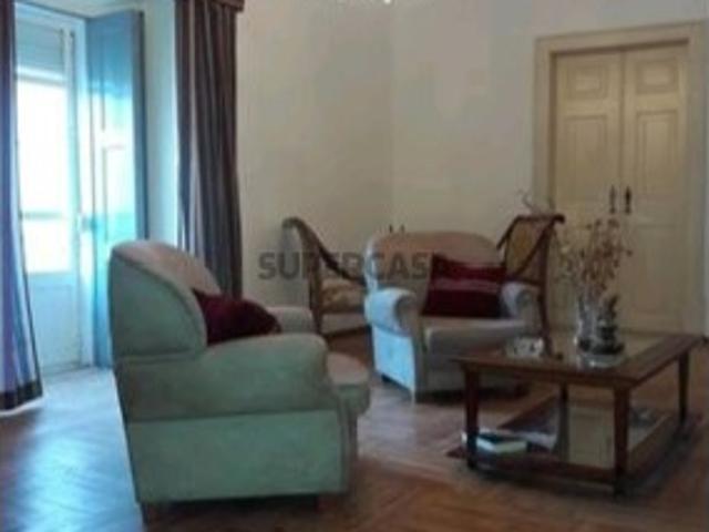 Apartamento Duplex T6 com Terraço no Centro Histórico de Elvas