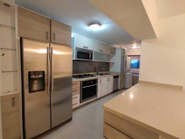 APARTAMENTO EL PICACHO 117,66M² 4 hab 3 baños 1 p/e 1 maletero