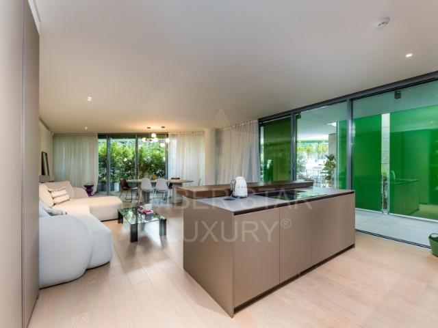 Apartamento elegante e espaçoso de 3 quartos totalmente mobilado e equipado