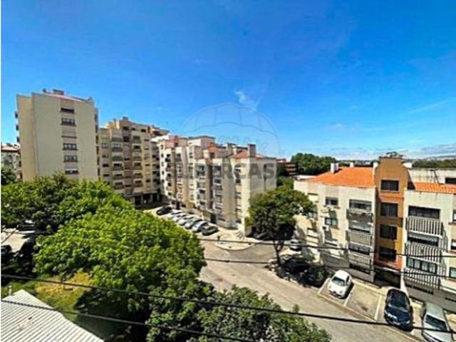 Apartamento T0 em Venteira