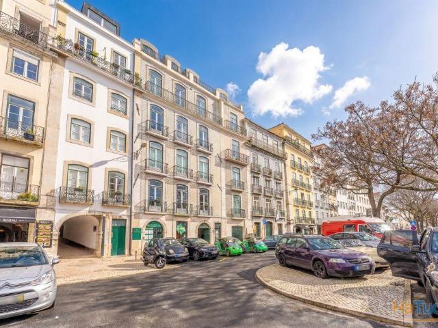 Apartamento em Alfama | 26064078353