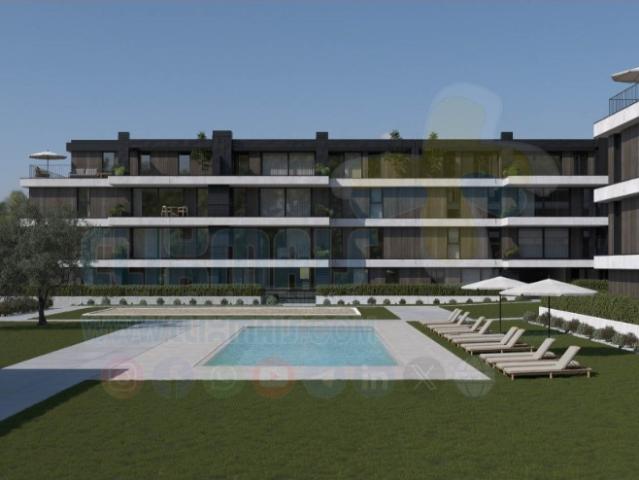 Apartamento em condomínio com Piscina