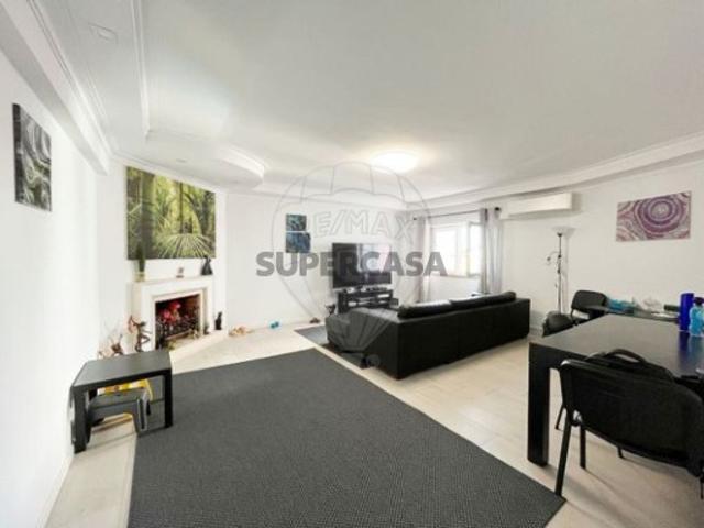 Apartamento T3 em Corroios