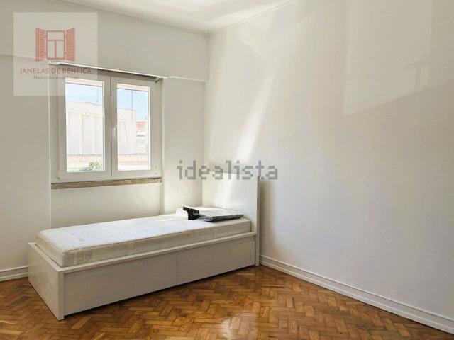 Apartamento em Estrada de Benfica, São Domingos de Benfica