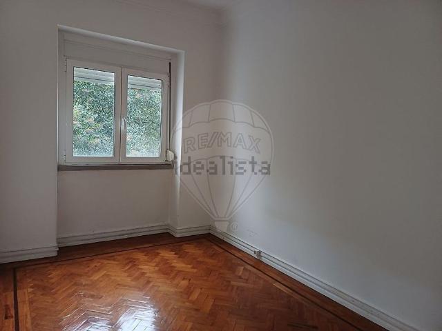 Apartamento em Estrada de Benfica, São Domingos de Benfica