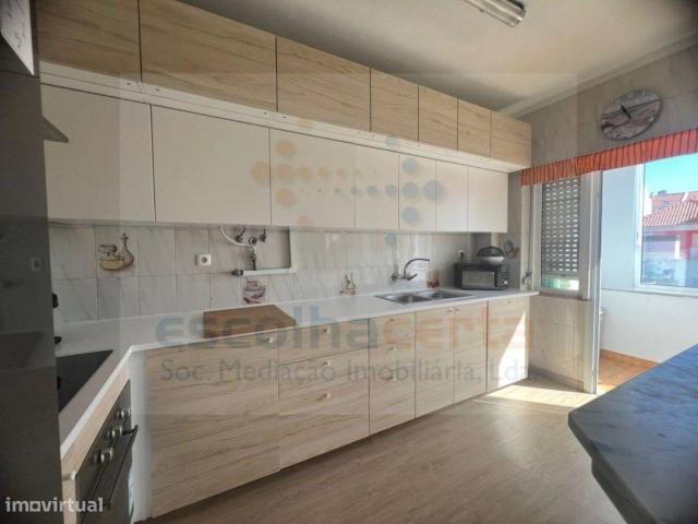 Apartamento em Laranjeiro e Feij