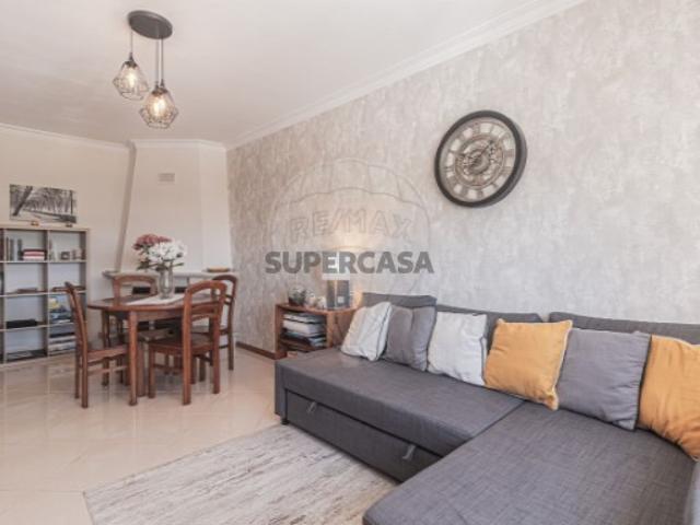 Apartamento T2 em Rio de Mouro
