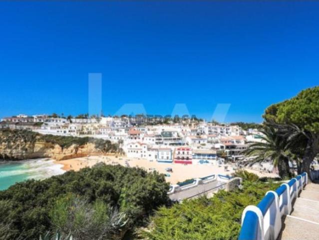 APARTAMENTO EM RUINA NA PRAIA DE CARVOEIRO LAGOA ALGARVE O INVESTIMENTO CERTO