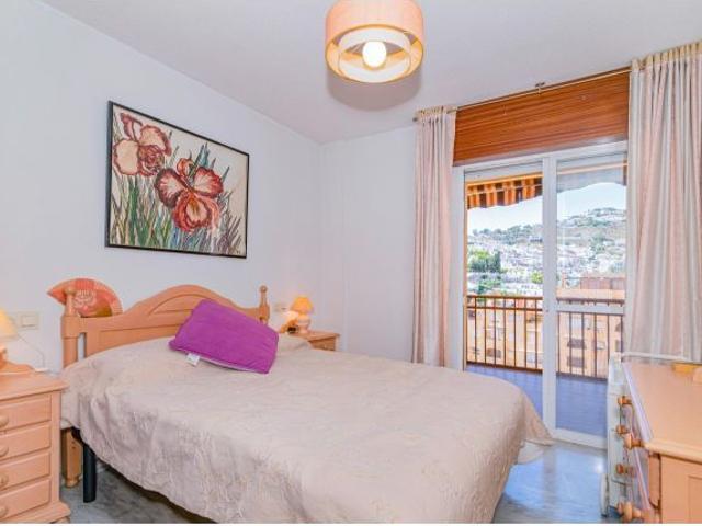 Apartamento en 1ª Línea de Playa, 2 dormitorios y 2 baños con piscina comunitaria