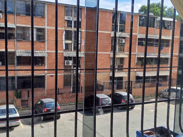 Apartamento en Urb Las Mesetas_Las Rosas. Guatire