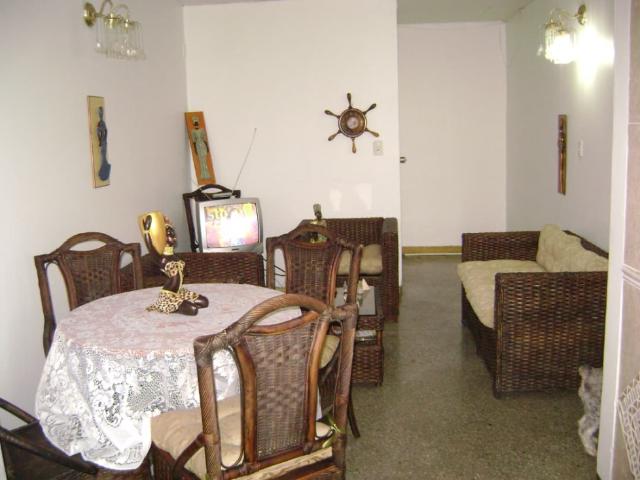 APARTAMENTO EN URB MENCA DE LEONI