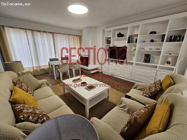 APARTAMENTO EN URBANIZACIÓN PRIVADA EN 1ª LINEA DE PLAYA. LAREDO