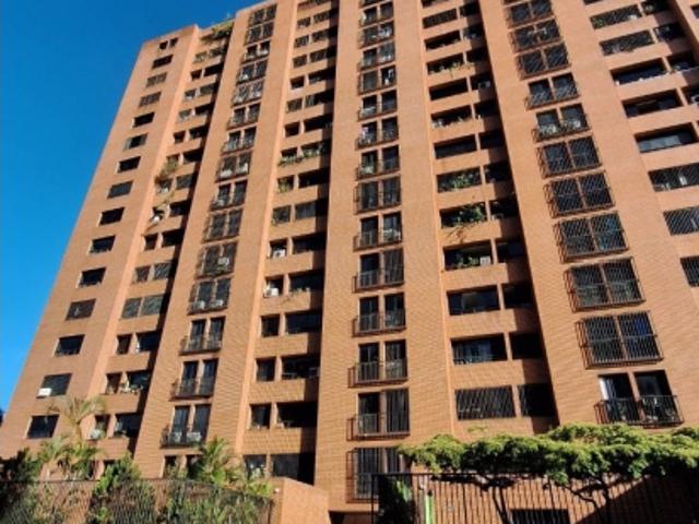 Apartamento en Valle Abajo 118mts/3H/3B/2PE