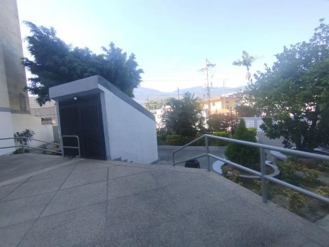 Apartamento en Venta Ubicado en Guatire, Res. la Hacienda