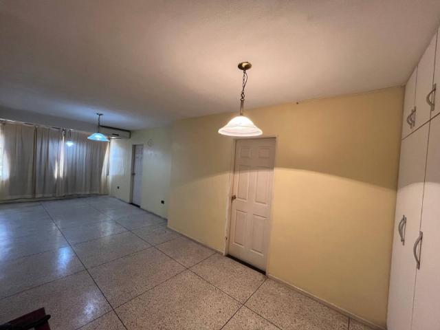 Apartamento en Venta, Urb. La Barraca, Maracay