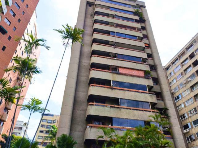 Apartamento en Venta Urb La Florida, 211Mt2,3H+S,2B+S,2E 78 25 17