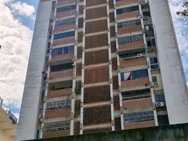 Apartamento en Venta Urb. LA SOLEDAD las Delicias Maracay
