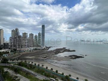 Venta de Apartamento en Avenida Balboa Dúplex 25MAR 8057
