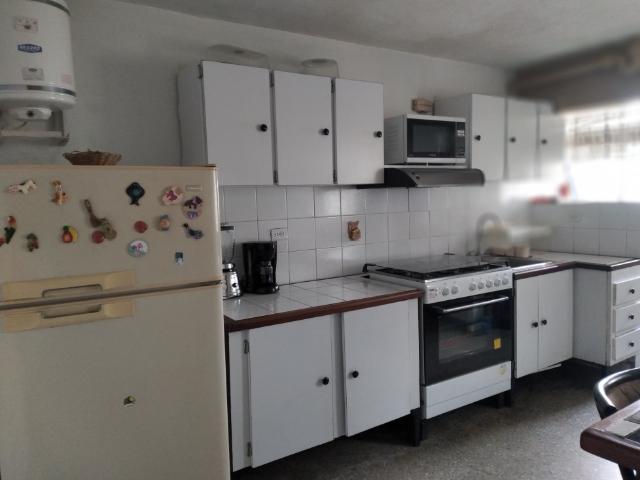 Apartamento en Venta Caricuao UD4 CC03