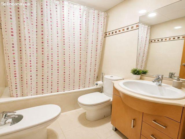 Apartamento en venta con terraza, garaje y zonas comunes en la Urbanización Athenea
