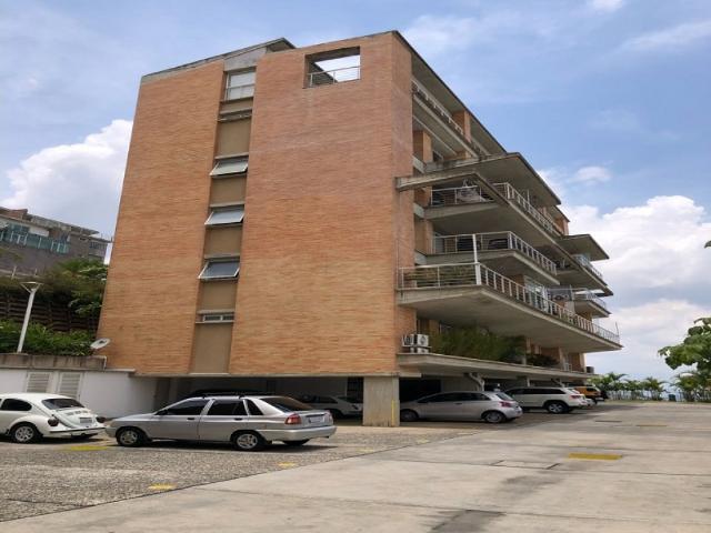 Apartamento en Venta, El Hatillo 149m2/3H+1HS/2.5B+1BS/3PE/1M