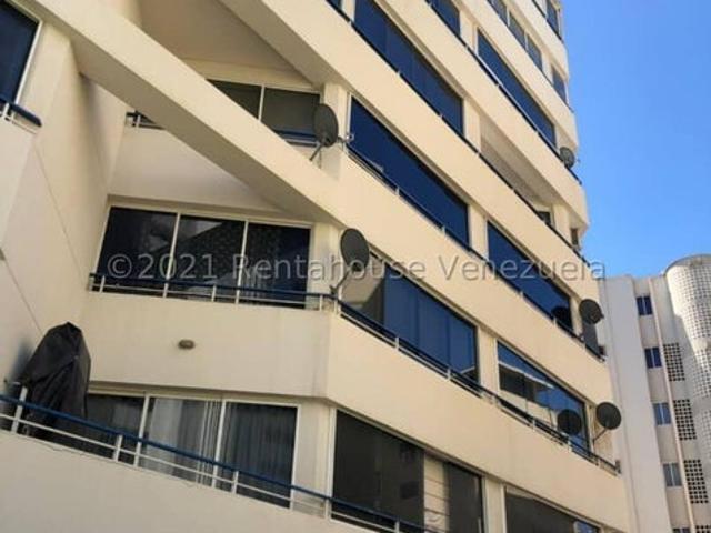 Apartamento en Venta en Tanaguarena, Parroquia Caraballeda