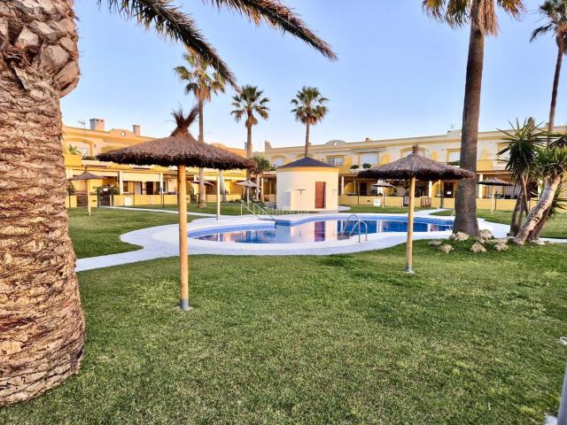 Apartamento en venta en Tarifa, Tarifa Ciudad. Primera linea playa. Apartamentos.