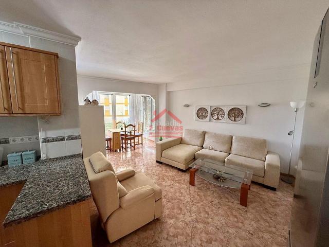 Apartamento en venta en Torre del Mar, Centro. Exclusivo apartamento a solo 100m de la playa. Apartamentos Torre del.