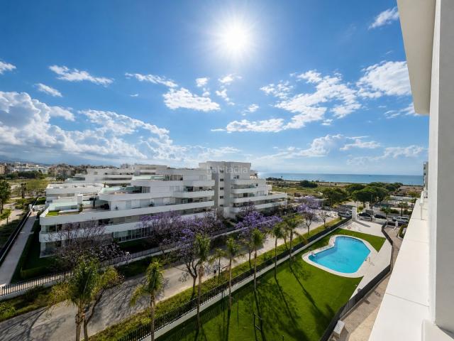 Apartamento en venta en Torre del Mar, Poniente Faro. Diseño, Luz y Eficiencia Gran vivienda a estrenar en Horus II con vistas al Sureste. Apartamentos Torre del.