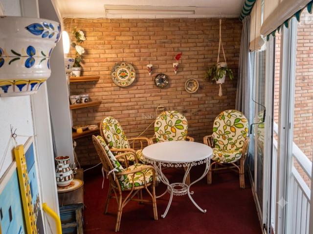 Apartamento en venta en Torremolinos, El Bajondillo. Descubre tu refugio en Torremolinos con vistas al mar!. Apartamentos.