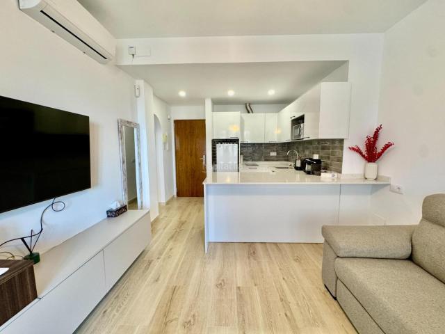 Apartamento en venta en Torremolinos, La Carihuela Los Nidos. Acogedor Apartamento Reformado en La Carihuela, Torremolinos. Apartamentos.