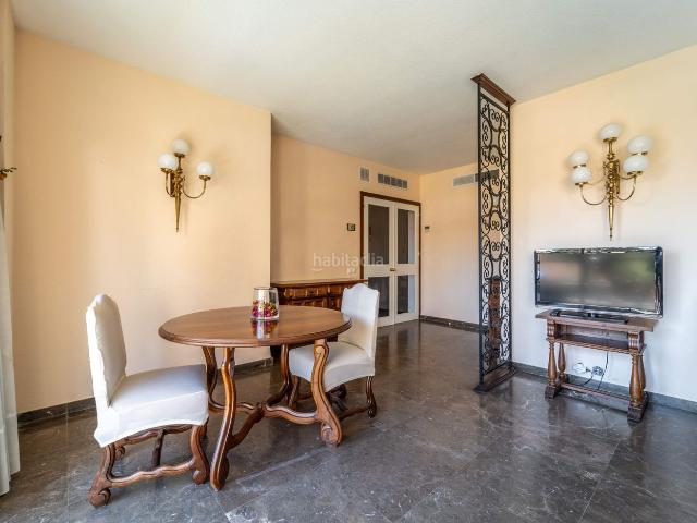 Apartamento en venta en Torremolinos, La Carihuela Los Nidos. Espectacular Piso a 20 Metros de la Playa en La Carihuela Luz, Piscina y Garaje. Apartamentos.