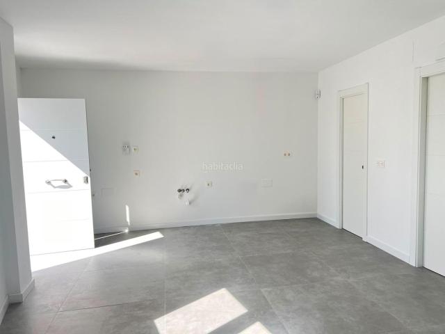 Apartamento en venta en Torremolinos, La Carihuela Los Nidos. Exclusivo Apartamento en La Carihuela, a un Paso del Mar. Apartamentos.