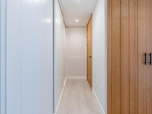 Apartamento en venta en Torremolinos, La Carihuela Los Nidos. Exclusivo dúplex de diseño, completamente reformado, en segunda línea de playa de La Carihuela. Apartamentos.