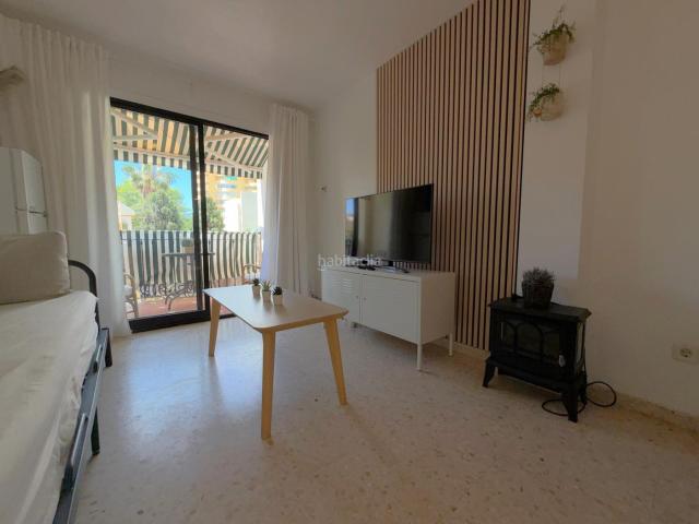 Apartamento en venta en Torremolinos, La Carihuela Los Nidos. Piso en venta en Avenida de España, 23. Apartamentos.