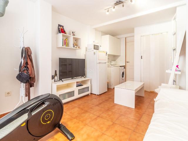 Apartamento en venta en Torremolinos, Montemar. Apartamentos.