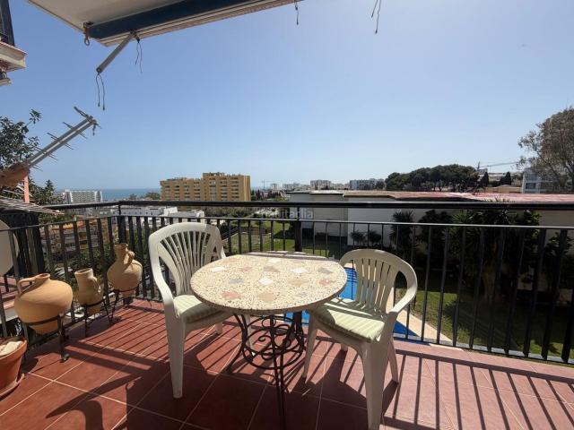 Apartamento en venta en Torremolinos, Montemar. Gran oportunidad a pasos del mar!. Apartamentos.