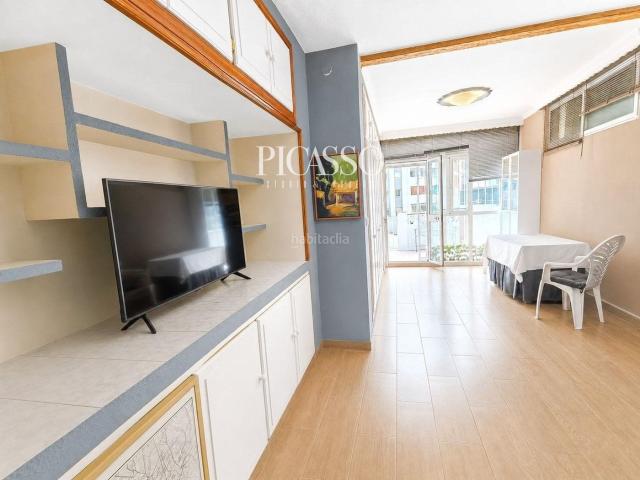 Apartamento en venta en Torremolinos, Manantiales Estación de Autobuses. Encantador apartamento en el corazón de Torremolinos junto a La Nogalera. Apartamentos.