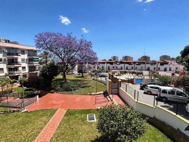 Apartamento en venta en Torremolinos, Playamar Benyamina. Magnífico y espacioso apartamento de 3 habitaciones en la zona de BenyaminaPlayamar, en Torremolinos. Apartamentos.