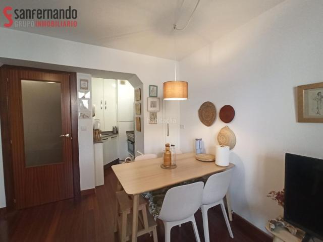 Apartamento en venta en Torrelavega, Centro. ENCANTADOR APARTAMENTO EN LA PLAZA MAYOR DE TORRELAVEGA. Apartamentos.