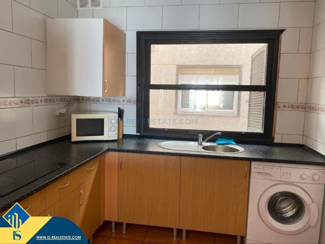 Apartamento en venta en Torrevieja, Miramar Torre del Moro. Apartamento con piscina compartida en la provincia de Alicante, en la localidad de Torrevieja, en la comarca de La Mata. 2 habitac.