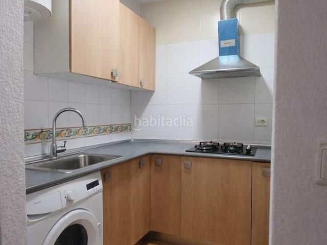 Apartamento en venta en Torrevieja, Nueva Torrevieja. Acogedor apartamento de 2 dormitorios con terraza y 3 piscinas en Torrevieja. Apartamentos.