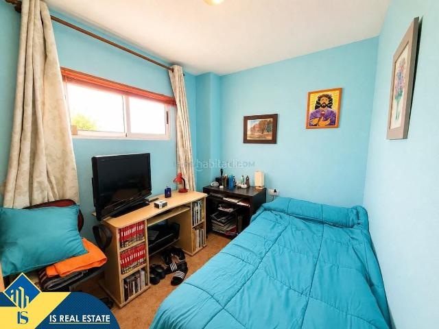 Apartamento en venta en Torrevieja, Nueva Torrevieja. Apartamento con piscina comunitaria, en la provincia de Alicante, en la ciudad de Torrevieja. 2 habitaciones 54 m² 1,5 kilómet. Apartamentos.