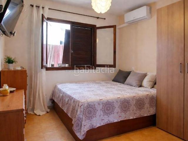 Apartamento en venta en Torrevieja, Nueva Torrevieja. Apartamento con piscina comunitaria, en la provincia de Alicante, en la ciudad de Torrevieja. 2 habitaciones 65 m² 800 metros. Apartamentos.