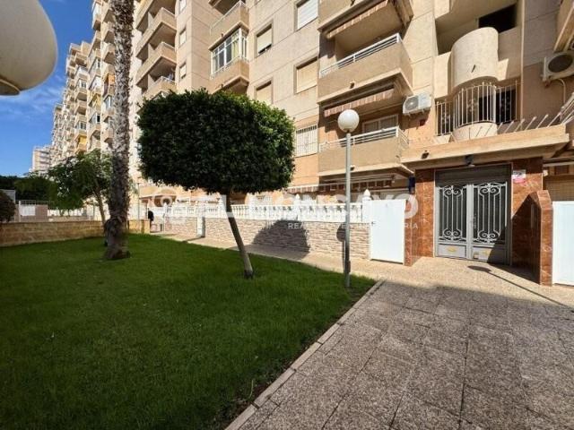 Apartamento en venta en Torrevieja, Nueva Torrevieja. Fantástico apartamento con vistas panorámicas cerca de las playas de Torrevieja, Alicante, Costa Blanca. Apartamentos.
