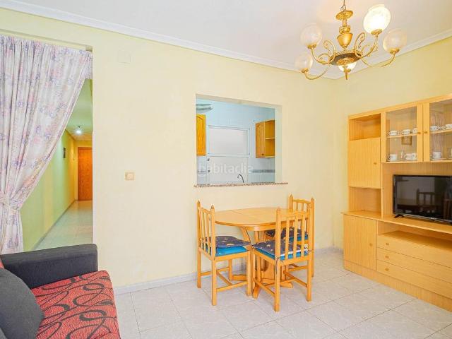 Apartamento en venta en Torrevieja, Avenida Habaneras Curva de Palangre. Acogedor apartamento de 1 habitación con terraza en Torrevieja. Apartamentos.