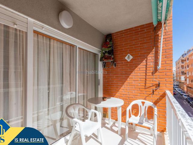 Apartamento en venta en Torrevieja, Avenida Habaneras Curva de Palangre. Apartamento con terraza en la provincia de Alicante, en Torrevieja. 1 habitacion 51 m² 400 metros del mar. Apartamentos.