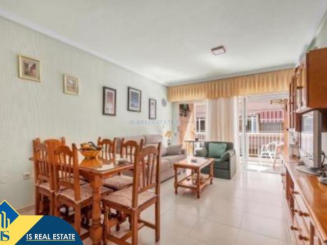 Apartamento en venta en Torrevieja, Avenida Habaneras Curva de Palangre. Apartamento con terraza en la provincia de Alicante, en Torrevieja. 1 habitación 51 m² 500 metros del mar. Apartamentos.